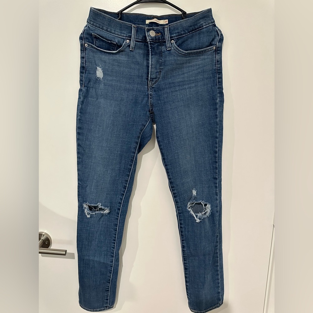 Levi’s 311 shaping skinny size 28